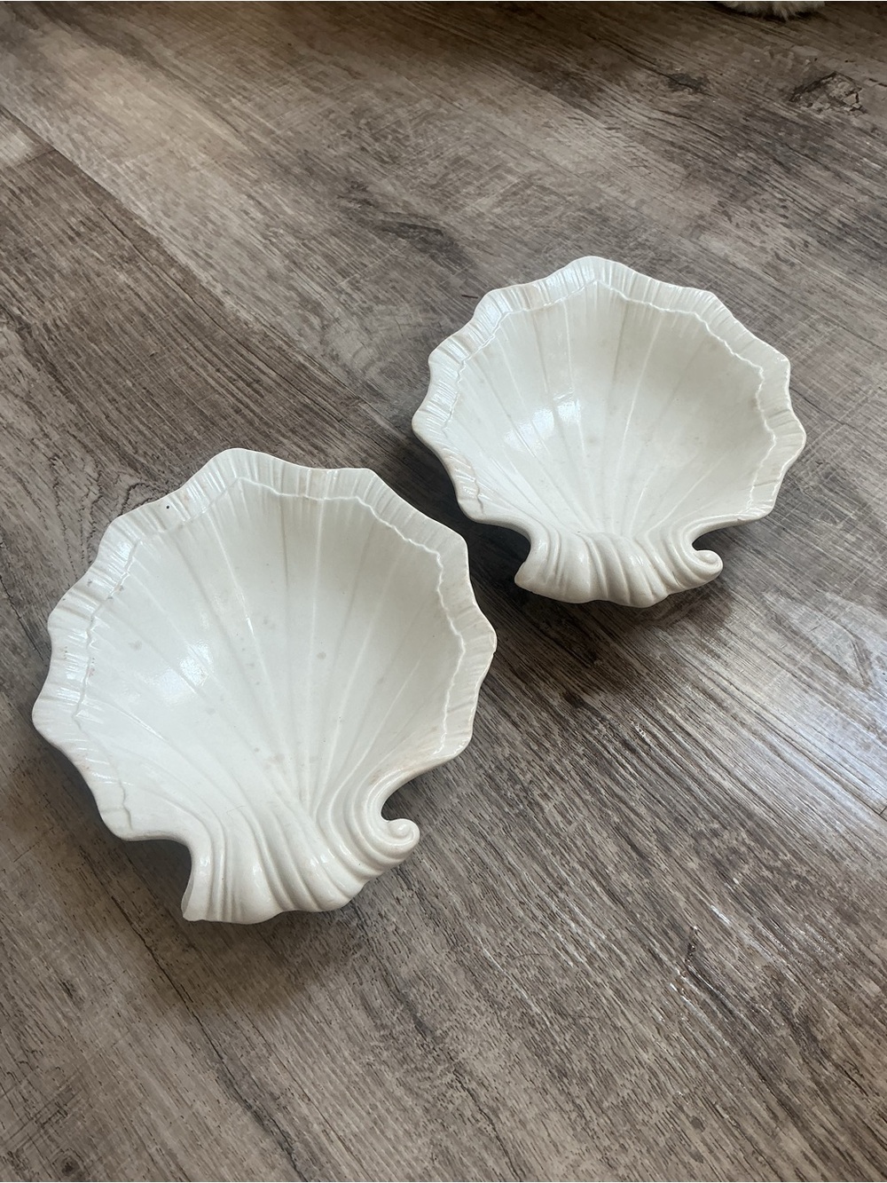 Vintage Mitton Staffordshire Shell Dishes Pair Trinket Dishes Seashell White